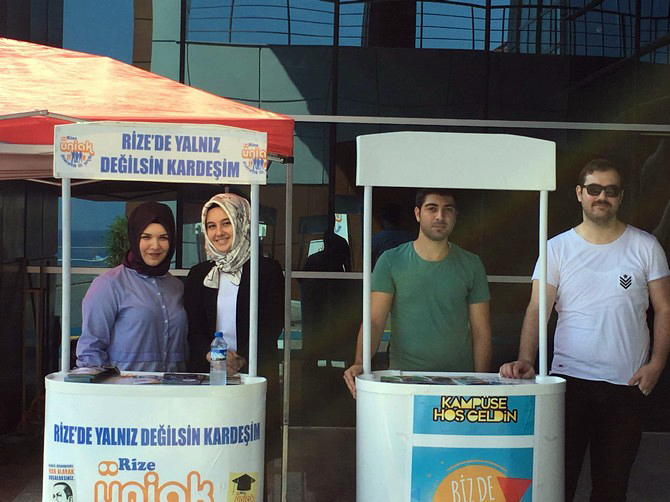rize-uniak-yine-ogrencinin-yaninda-(1).jpg