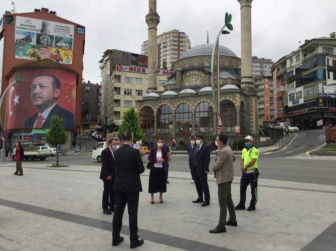 rize-vali-yardimcisi-ahmet-dalkirandan-cuma-namazi-kilinacak-15-temmuz-demokrasi-ve-cumhuriyet-meydaninda-inceleme-(3).jpg