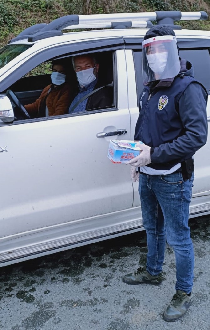 rize-valiligi--her-gun-12-bin-adet-ucretsiz-maske-dagitacak-(3).jpg