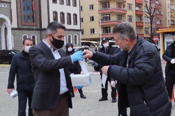 rize-valiligi--her-gun-12-bin-adet-ucretsiz-maske-dagitacak-(5).jpg