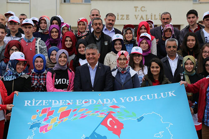 rize-valiligi-basarili-500-ogrenciyi-canakkale’ye-goturuyor.jpg
