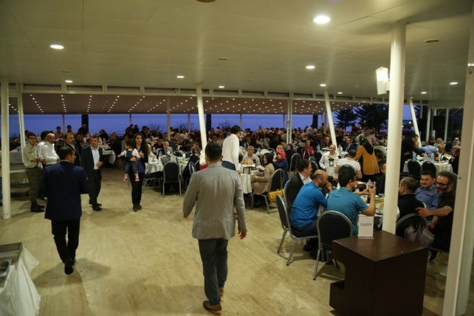 rize-valiliginden-sehit-ve-gazi-ailelerine-iftar-yemegi-(11).jpg