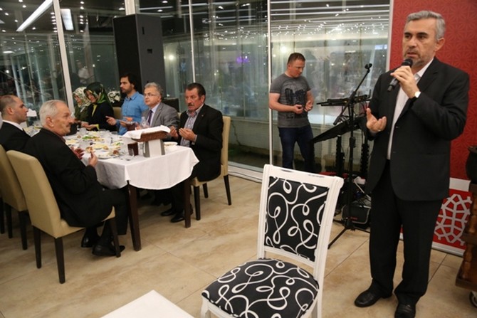 rize-valiliginden-sehit-ve-gazi-ailelerine-iftar-yemegi-(15).jpg