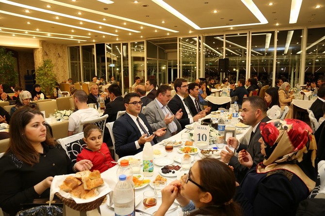rize-valiliginden-sehit-ve-gazi-ailelerine-iftar-yemegi-(2)-002.jpg