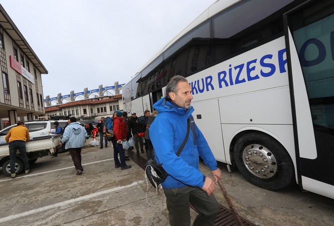 rize-valiliginin-onculugunde-rize-arama-kurtarma-ekibi-rike-gaziantepe-yardim-eli-uzatmak-uzere-yola-cikti-1.jpg