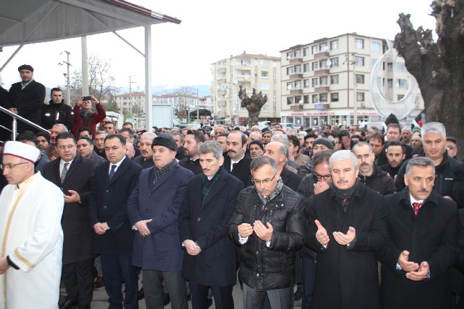 rize-valisi-ceberin-babasinin-cenazesi-tokatta-defnedildi-(4)-002.jpg