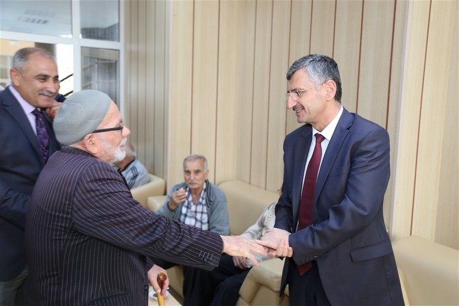 rize-valisi-erdogan-bektas,-findikli-huzurevi-yasli-bakim-ve-rehabilitasyon-merkezini-ziyaret-etti-(1).jpg