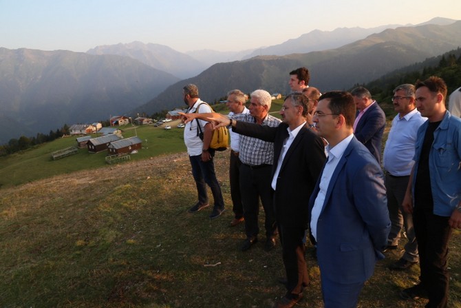 rize-valisi-erdogan-bektas,-hemsin-ilcesi-ve-gito-yaylasi’nda-incelemelerde-bulundu-(8).jpg