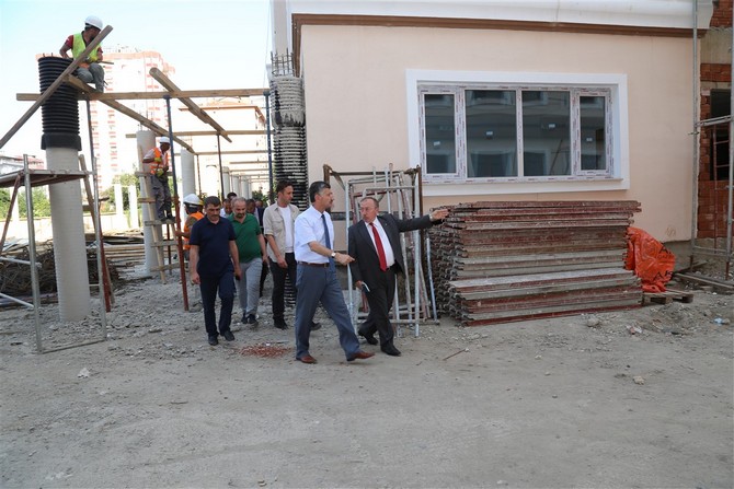 rize-valisi-erdogan-bektas,-rize-merkez-anadolu-imam-hatip-lisesi-hizmet-binasi,-sosyal-tesis-hizmet-binasi-ve-yurt-binasi-insaatinda-incelemelerde-bulundu-(3).jpg