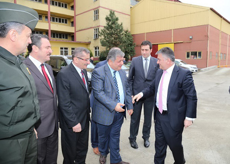 rize-valisi-ersin-yazici,-il-ozel-idare’nin-yatirimlarini-incelemede-1.jpg