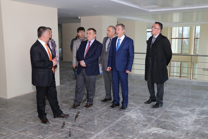 rize-valisi-ersin-yazici-il-ozel-idaresi’nin-yatirimlarini-yerinde-inceledi-(1).jpg