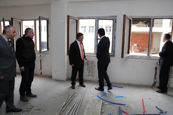 rize-valisi-ersin-yazici-il-ozel-idaresi’nin-yatirimlarini-yerinde-inceledi-(6).jpg