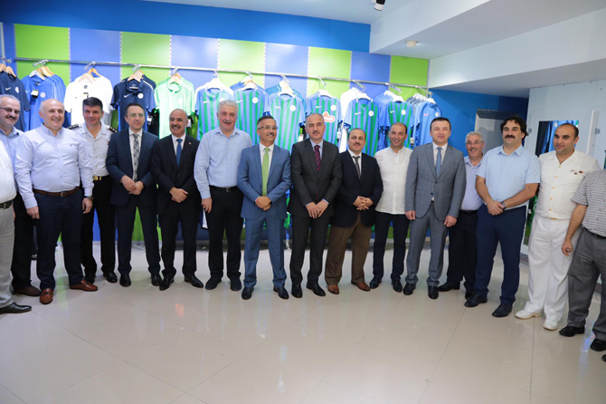 rize-valisi-kemal-ceber’den-rizespor’a-destek.jpg