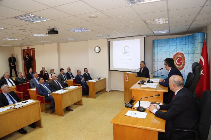 rize-valisi-kemal-ceber’in-katildigi-il-genel-meclisi-mart-ayi-olagan-toplantisinda,-il-ozel-idaresi’nin-2019-yilina-ait-faaliyet-raporu-oy-birligi-ile-kabul-edildi-(4).jpg