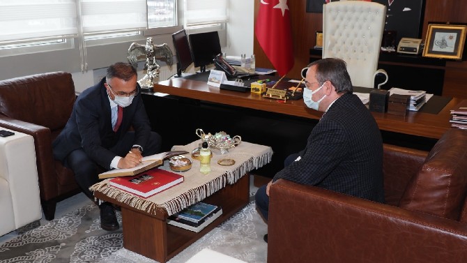rize-valisi-kemal-ceber,-caykur-genel-mudurlugunu-ziyaret-etti-(3).jpg