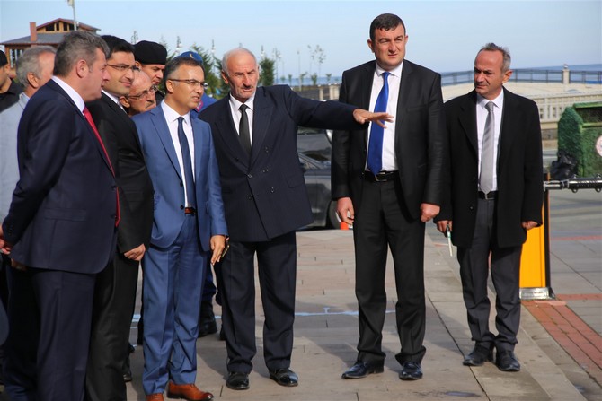 rize-valisi-kemal-ceber,-ilce-ziyaretleri-kapsaminda-derepazari-ilcesini-ziyaret-ederek-bir-dizi-temas-ve-incelemelerde-bul-(4).jpg