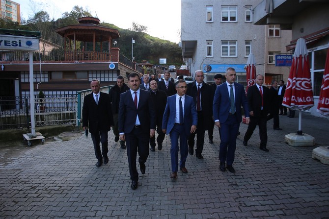 rize-valisi-kemal-ceber,-ilce-ziyaretleri-kapsaminda-iyidere-ilcesini-ziyaret-ederek-bir-dizi-temas-ve-incelemelerde-bulundu-(3).jpg