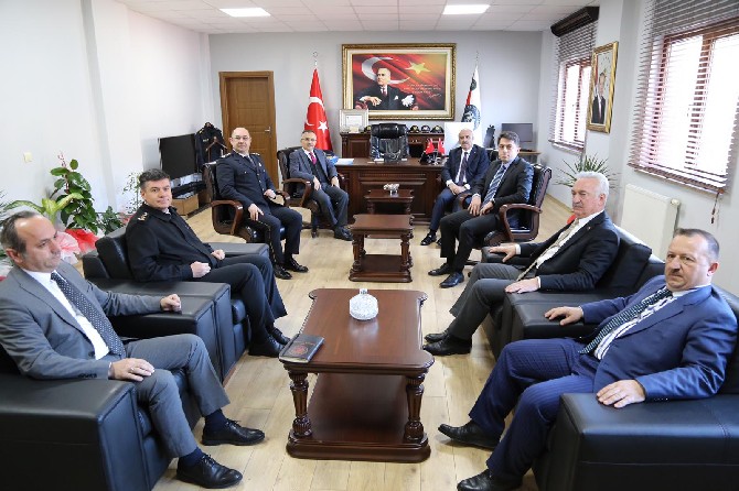 rize-valisi-kemal-ceber,-kalkandere-ilcesinde-yer-alan-polis-mesleki-egitim-merkezini-ziyaret-etti-(2).jpg