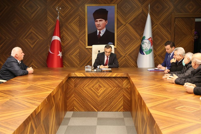 rize-valisi-kemal-ceber,-muhtarlar-toplantisi-(1).jpg