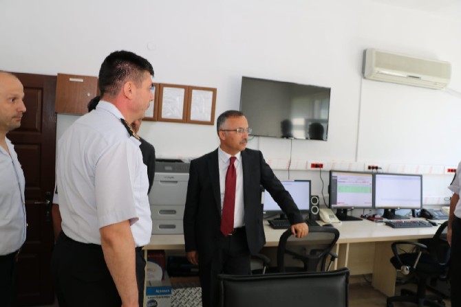 rize-valisi-kemal-ceber,-rize’de-faaliyete-gecirilen-jandarma-entegre-muhabere-ve-bilg-(2).jpg