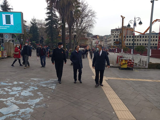 rize-valisi-kemal-ceber,-yeni-tip-koronavirus-(kovid-19)-salginiyla-mucadele-kapsaminda-denetimde-bulundu-(3).jpg