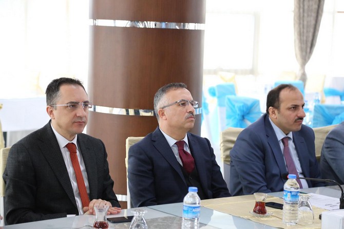 rize-valisi-kemal-ceber-baskanliginda-gerceklestirilen-‘haftaya-baslangic-toplantilari’na-devam-ediliyor-(2).jpg
