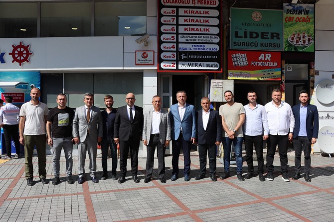 rize-valisi-kemal-ceber-insaat-muhendisleri-odasi-imo-rize-sube-baskani-cagri-tatari-ziyaret-etti-3.jpg