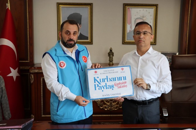 rize-valisi-kemal-ceber-kurban-vekaletini-turkiye-diyanet-vakfina-verdi-1.jpg