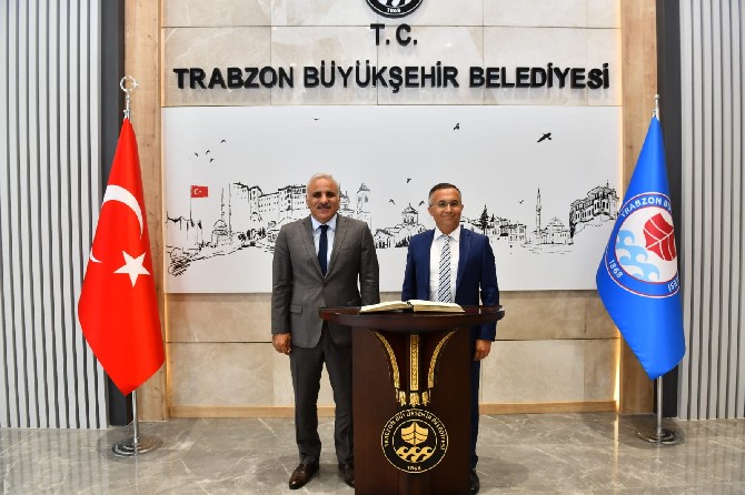 rize-valisi-kemal-ceber-trabzon-buyuksehir-belediye-baskani-murat-zorluoglu-2.jpg
