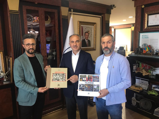 rize-valisi-kemal-ceber-ve-rize-belediye-baskani-rahmi-metin-anadolu-ajansi-aa-rize-il-sorumlusu-muhittin-sandikci-ve-muhabiri-fikret-delali-makamlarinda-kabul-etti-2.jpg