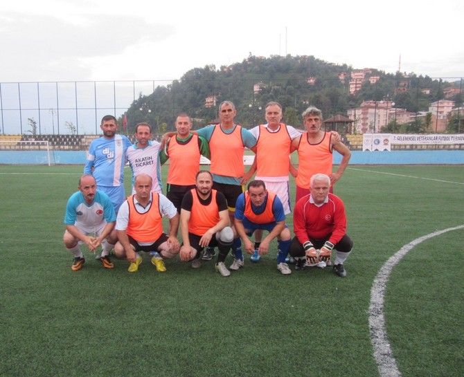 rize-veteranlar-futbol-turnuvasi-(3).jpg
