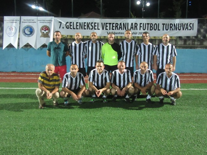 rize-veteranlar-futbol-turnuvasi-(9).jpg