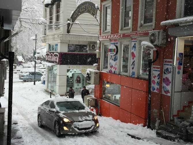 rize-ziraat-yolu-kardan-trafige-kapatildi-(6).jpg