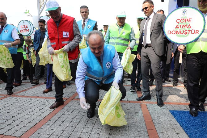 rizede,-15-eylul-dunya-cop-toplama-gunu-dolayisiyla-il-protokolunun-katilimiyla-cevre-temizligi-gerceklestirildi-(6).jpg