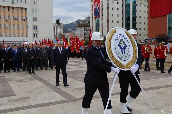 rizede,-29-ekim-cumhuriyet-bayrami-dolayisiyla-toren-duzenlendi-(6).jpg