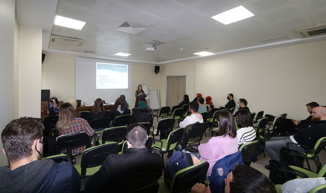 rizede-112-personeli-icin-kadina-yonelik-aile-ici-siddetle-mucadelede-egitimi-duzenlendi-4-001.jpg