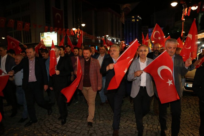 rizede-15-temmuz-demokrasi-ve-milli-birlik-gunu-(8)-002.jpg