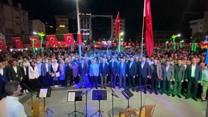 rizede-15-temmuz-demokrasi-ve-milli-birlik-gunu-dolayisiyla-etkinlikler-duzenlendi-5-001.jpg