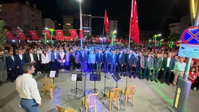 rizede-15-temmuz-demokrasi-ve-milli-birlik-gunu-dolayisiyla-etkinlikler-duzenlendi-9-001.jpg