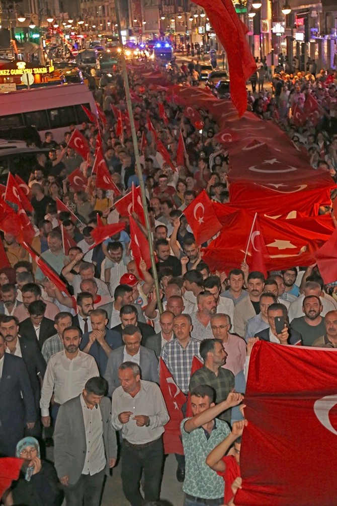 rizede-15-temmuz-demokrasi-ve-milli-birlik-gunu-yuruyusu-ve-etkinlikleri-(13).jpg