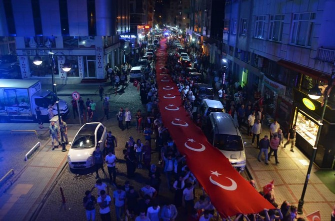 rizede-15-temmuz-demokrasi-ve-milli-birlik-gunu-yuruyusu-ve-etkinlikleri-(3).jpg