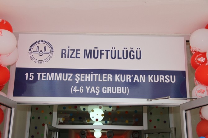 rizede-15-temmuz-sehitler-kur’an-kursu-4-6-yas-grubu-torenle-acildi-(20).jpg