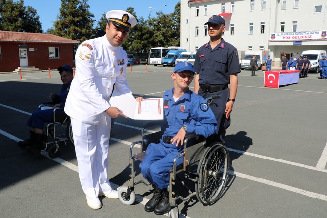 rizede-16-engelli-genc,-engelliler-haftasi-nedeniyle-temsili-olarak-bir-gun-askerlik-yapti-(4).jpg