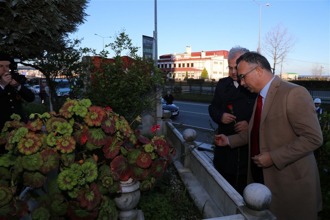 rizede-18-mart-sehitleri-anma-gunu-ve-canakkale-deniz-zaferinin-104.-yil-donumu-dolayisiyla-torenler-duzenlendi-(7).jpg