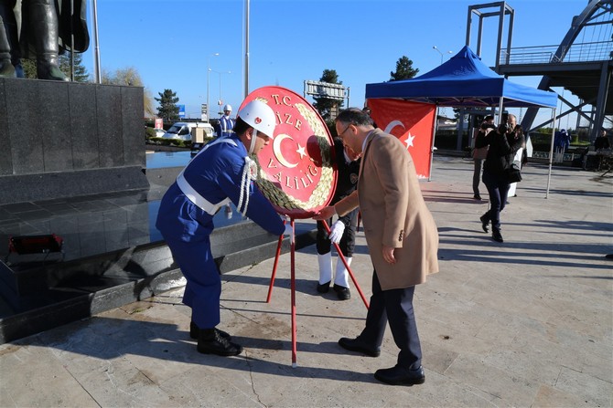 rizede-18-mart-sehitleri-anma-gunu-ve-canakkale-deniz-zaferinin-104.-yil-donumu-dolayisiyla-torenler-duzenlendi-(8).jpg