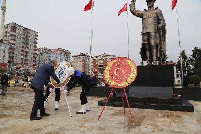 rizede-18-mart-sehitleri-anma-gunu-ve-canakkale-deniz-zaferinin-107-yil-donumu-dolayisiyla-toren-duzenlendi-6.jpg