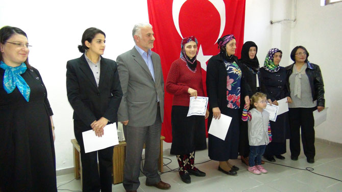 rizede-190-kursiyer-sertifikalarini-aldi-4.jpg rizede-190-kursiyer-sertifikalarini-aldi-4.jpg