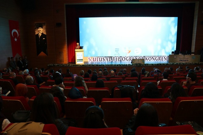 rizede-5.-ulusal-tip-ogrenci-kongresi-basladi-(1).jpg