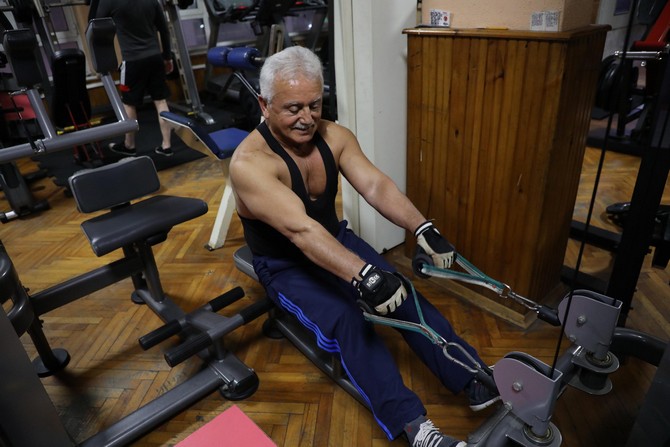 rizede-50-yildir-vucut-gelistirme-sporu-yapan-70-yasindaki-mustafa-aydin,-kasli-yapisiyla-dikkat-cekiyor-(6).jpg