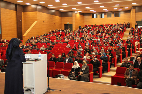 rizede-aile-okulu-seminerleri-basladi-16.jpg rizede-aile-okulu-seminerleri-basladi-16.jpg